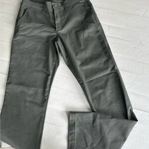 41 Hawthorne Olive green straight leg pants size 6. Never worn.